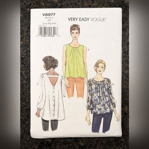 Very Easy Vogue Pattern, V8977, Uncut, never used. Like New, Lrg-Xlg-X